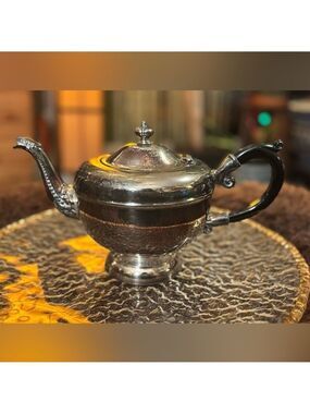 Vintage Rogers Co. Silver Plate Teapot • Ornate Black Handle • Collectible ✨
